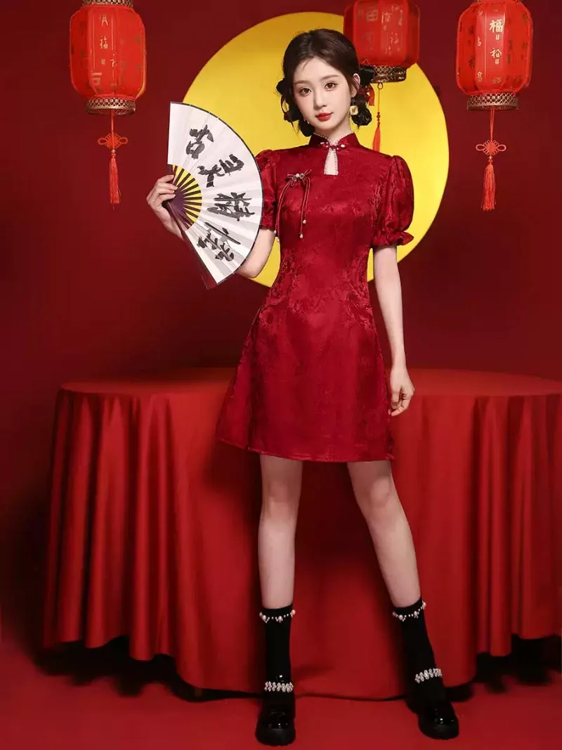 2025 modern red qipao short dress for weddings and engagements