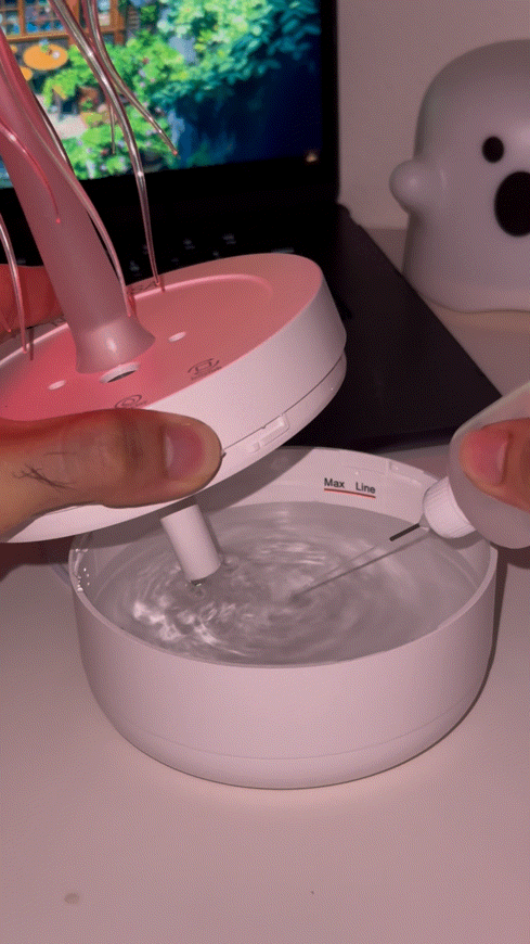 Jellyfish Humidifier & Aroma Diffuser creating relaxing mist and ambient lighting